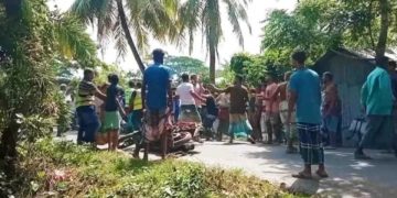 বিএমএসএস-এর তীব্র নিন্দা ও প্রতিবাদ   বাগেরহাটের কচুয়ার আলীপুরে সংবাদ সংগ্রহকালে লুটপাট কারীদের হামলায় পুলিশের সামনে সাংবাদিক আহত ৩