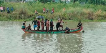 মানিকগঞ্জের ধলেশ্বরী নদীতে সাঁতার শিখতে গিয়ে বাবা-মেয়ে নিখোঁজ!