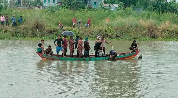 মানিকগঞ্জের ধলেশ্বরী নদীতে সাঁতার শিখতে গিয়ে বাবা-মেয়ে নিখোঁজ!