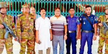 পাঁচবিবিতে মন্দির পরিদর্শনে সেনাবাহিনী।