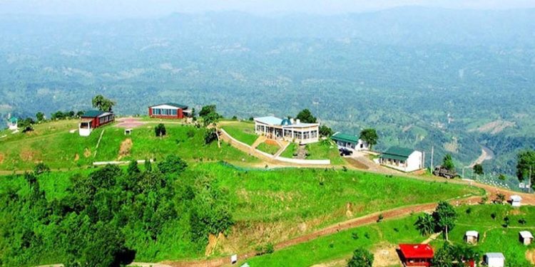 বান্দরবানে পর্যটনের নতুন সম্ভাবনার দুয়ার খুলেছে।