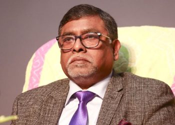 অনিয়ম-দুর্নীতি করে সম্পদের পাহাড় গড়েছেন সাবেক স্বাস্থ্যমন্ত্রী জাহিদ মালেক।