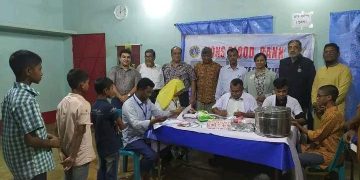লায়ন্স ক্লাবের সহযোগিতায় লামার কোয়ান্টামে চক্ষুসেবা ও ব্লাড গ্রুপিং ক্যাম্প।