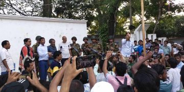 ভূঞাপুরে নারী শিক্ষার্থীদের ইভটিজিং, প্রতিবাদ করায় শিক্ষার্থীদের উপর পরিবহন শ্রমিকদের হামলা।