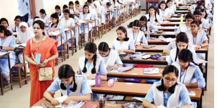 এইচএসসি’র ফল প্রকাশ মাধবপুরে পাসের হার ৮৩% জিপিএ ৫ পেয়েছে ৫৮ জন।