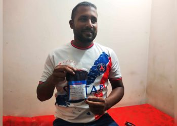 বিনামূল্যে রক্তদানের মাধ্যমে নিজের জন্মদিনে উদযাপন করেন সাংবাদিক মাহমুদুল ।