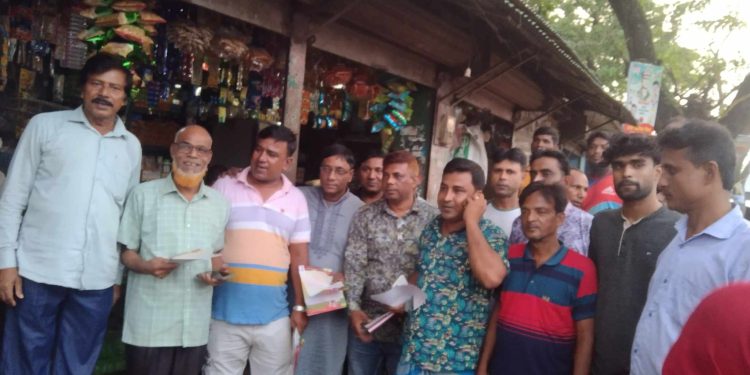 রাষ্ট্র কাঠামো মেরামতের ৩১দফা বাস্তবায়নে ৬নং আদারভিটা ইউনিয়ন বিএনপির লিফলেট বিতরণ ।