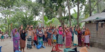 কালকিনিতে কৃষকের বাড়িতে দুর্বৃত্তের হামলা! ভাংচুর লুটপাট ।