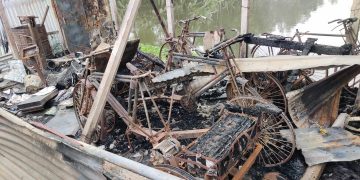 ভূঞাপুরে দোকানে আগুন, দিশেহারা ব্যাবসায়ী! 