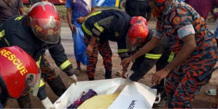 মায়ের মরদেহ দেখতে যাওয়ার পথে বগুড়ার শেরপুর ট্রাকচাপায় দুই বোন নিহত।