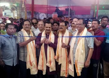 শ্রী শ্রী বড় কালিবাড়ী দূর্গা পূজামণ্ডপ পরিদর্শন করলেন বিএনপি নেতা বেনজীর আহমেদ টিটো।