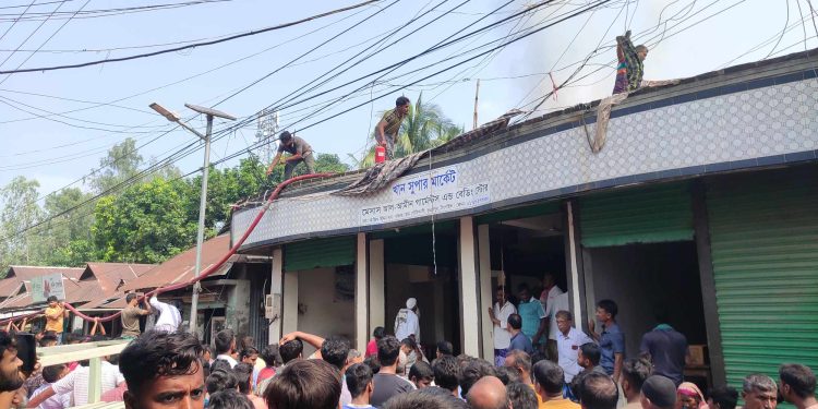 ভূঞাপুরে লেপ -তোষক তৈরীর কারখানায় আগুন, ব্যাপক ক্ষয়ক্ষতি!।