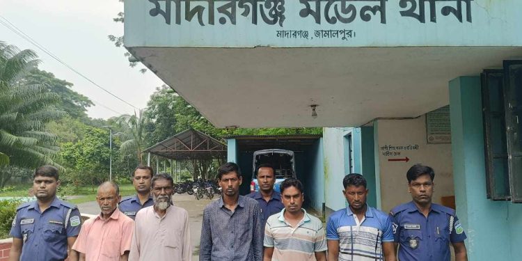 জামালপুরের মাদারগঞ্জে ওয়ারেন্টভুক্ত ৫ আসামী আটক।