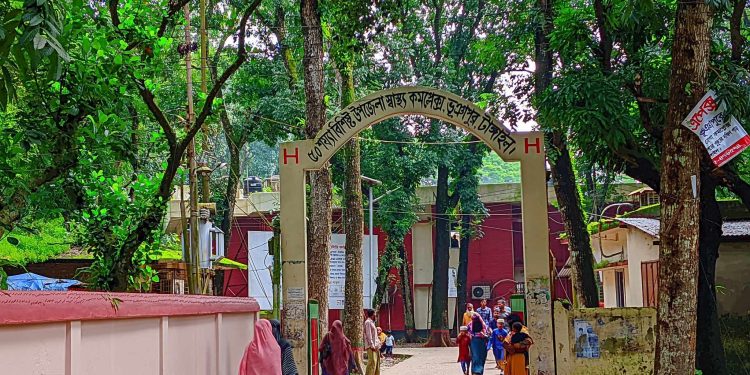 ভূঞাপুরে দুই স্বাস্থ্য কর্মকর্তার দ্বন্দ্বে আউটডোরের সেবা কার্যক্রম বন্ধ, ভোগান্তিতে রোগীরা।