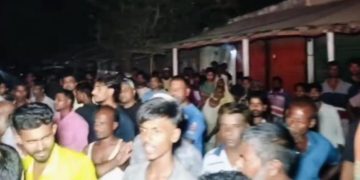 দৌলতপুরে জিম অ্যান্ড মিম এন্টারপ্রাইজে অগ্নিদগ্ধ  আলী হোসেন মারা গেছে ।