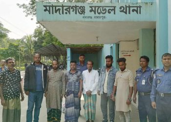 জামালপুরের মাদারগঞ্জে নাশকতা ও মাদকাসক্তসহ আটক ৭