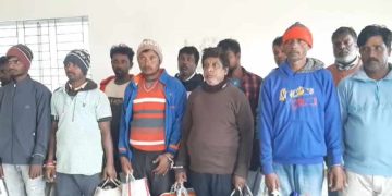 মোংলায় ফিশিং ট্রলারসহ ভারতীয় জেলে আটক ১৬