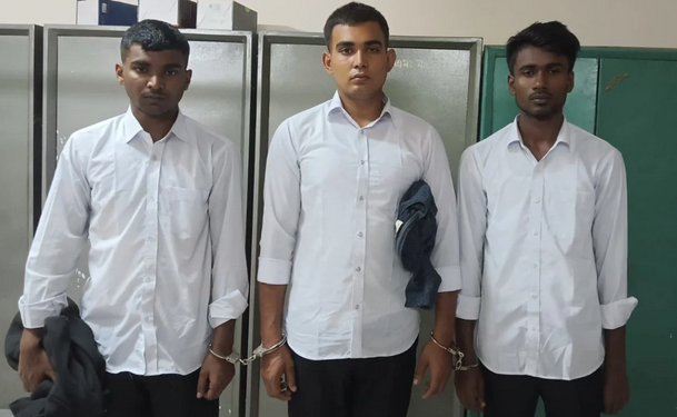 মানিকগঞ্জে কনস্টেবল নিয়োগ পরীক্ষায় প্রক্সি দিতে এসে আটক ৩