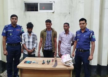 চুনারুঘাটের পল্লীতে ডাকাতির প্রস্তুতিকালে ৩ ডাকাত গ্রেপ্তার।