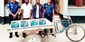 বগুড়ার শেরপুরে সংঘবদ্ধ চোর চক্রের দুই সদস্য গ্রেপ্তার, চুরি যাওয়া অটোভ্যান ও ব্যাটারি উদ্ধার।