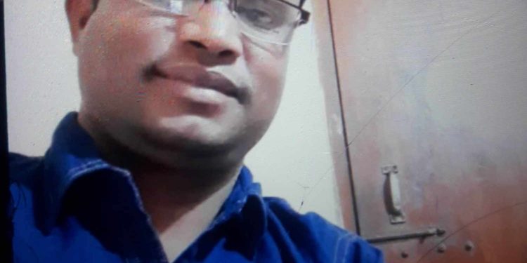 চাকুরী দেওয়ার নাম করে ৫ লক্ষ ১০ হাজার টাকা হাতিয়ে নিয়েছে একটি চক্র ।