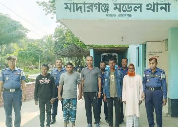 জামালপুরের মাদারগঞ্জে নাশকতা মামলায় ওয়ার্ড আওয়ামী লীগের সাবেক সেক্রেটারিসহ আটক ৫ 