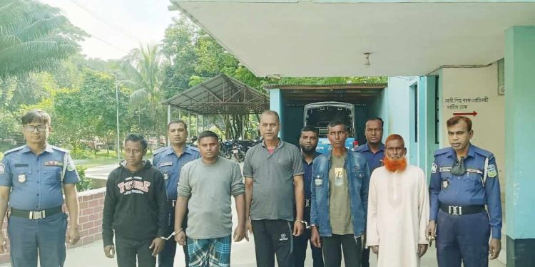 জামালপুরের মাদারগঞ্জে নাশকতা মামলায় ওয়ার্ড আওয়ামী লীগের সাবেক সেক্রেটারিসহ আটক ৫