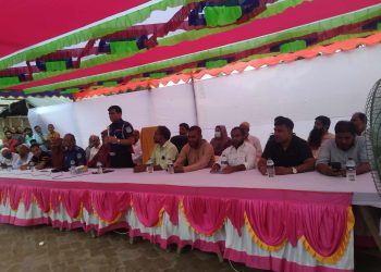 জামালপুরের মাদারগন্জে শ্যামগনব্জ কালিবাড়ি বাজার ব্যবসায়ীদের সাথে আইন শৃঙ্খলা কমিটির মতবিনিময় সভা।