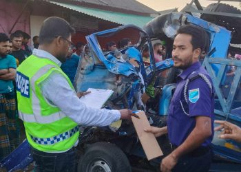 টাঙ্গাইলে বাস-পিকআপের মুখোমুখি সংঘর্ষে নিহত ৪