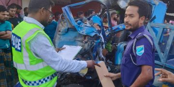 টাঙ্গাইলে বাস-পিকআপের মুখোমুখি সংঘর্ষে নিহত ৪