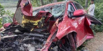 বাগেরহাটে গাছের সাথে প্রাইভেটকারের ধাক্কা চালকসহ নিহত ২, আহত ৩