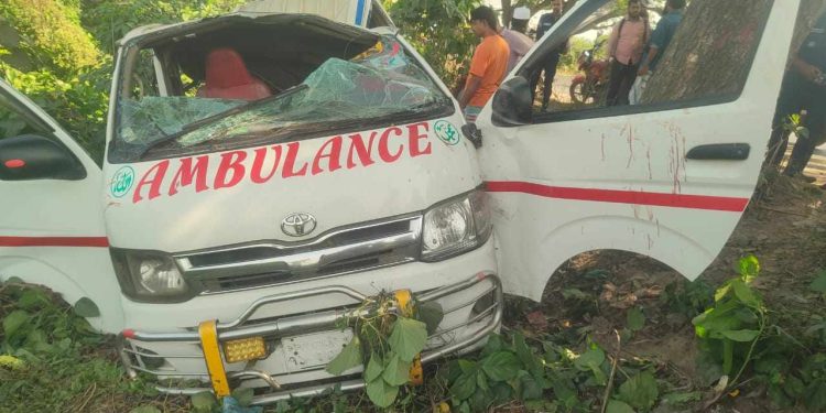 স্ত্রীর লাশ নিয়ে বাড়ি ফেরার পথে মৃত্যু হল স্বামীর।