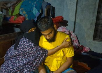 র‍্যাব পরিচয়ে তুলে নেওয়া ১৬ মাস পর বাড়ি ফিরল রহমত উল্লাহ , বন্দী ছিল ভারতের কারাগারে।