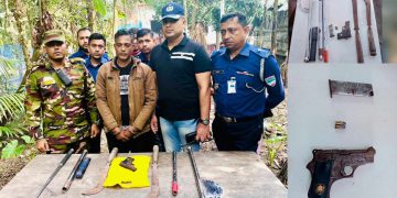 বাগেরহাটের মোরেলগঞ্জে বিদেশী অস্ত্রসহ যুবক আটক।