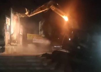 টাঙ্গাইলে ভেঙ্গে দেওয়া হলো বঙ্গবন্ধুসহ জাতীয় চার নেতার ম্যুরাল।