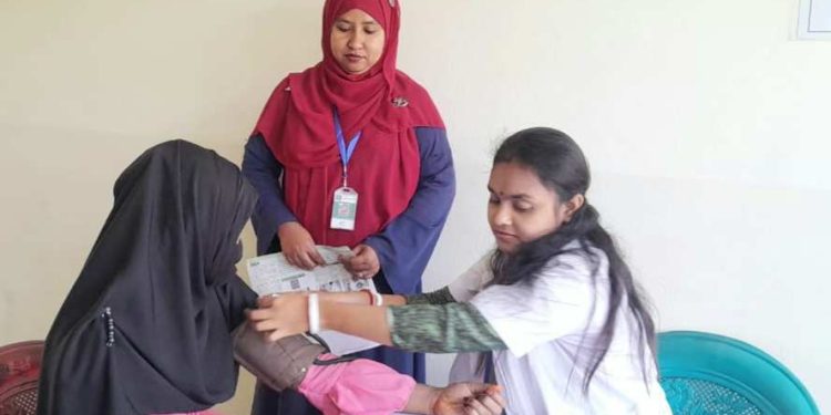 বাগেরহাট রামপালে মুক্তিযোদ্ধা জলিল স্মরণে আমাদের গ্রাম’র ফ্রি মেডিকেল ক্যাম্প।