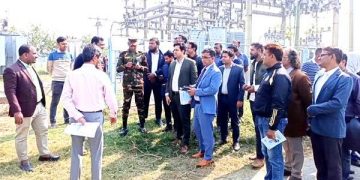 বাসাইলে জলাবদ্ধ এলাকা পরিদর্শনে জিওসি মাসীহুর রহমান।