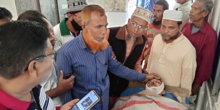 বাগেরহাটের শরণখোলায় বিদ্যুতায়িত হয়ে দিনমজুরের মৃত্যু।