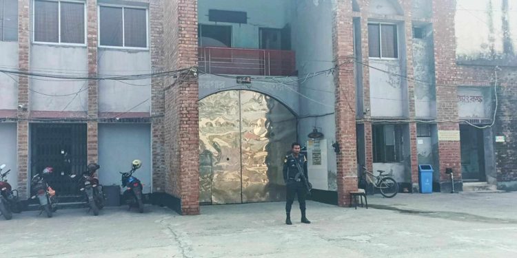 বাগেরহাট জেলা কারাগারে বিধি ভেঙ্গে ১ বন্দির ঢাক ঢোল পিটিয়ে অনুষ্ঠান, এলাকায় চাঞ্চল্য।