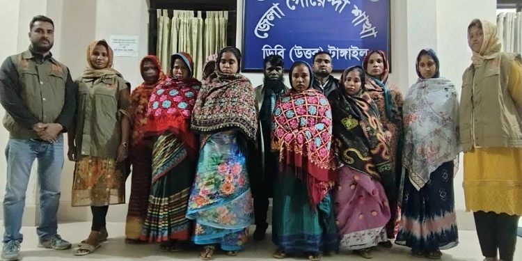 টাঙ্গাইলে ডাকাতির প্রস্তুতিকালে গ্রেফতার ১০