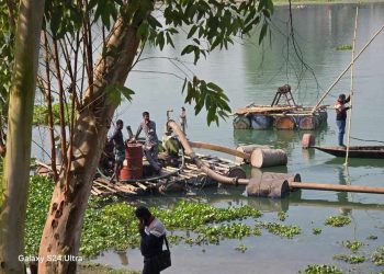 জামালপুরের মাদারগঞ্জে অবৈধভাবে বালু উত্তোলনের দায়ে ড্রেজার মেশিন ধ্বংস ও  ১ লক্ষ টাকা জরিমানা।