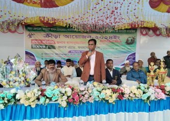 টাঙ্গাইল পার্ক বাজার ব্যবসায়ী সমিতির উদ্যোগে প্রীতি ফুটবল ম্যাচের আয়োজন।