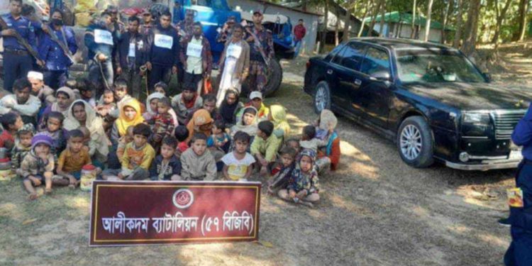 লামায়-আলীকদম অনুপ্রবেশকালে ৫৮ মিয়ানমার নাগরিকসহ দালাল আটক ৫