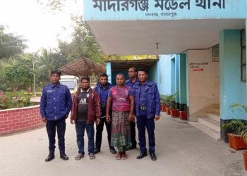 জামালপুরের মাদারগঞ্জে চুরাই গরু জবাই বিএনপি নেতার বাড়ীতে, পুলিশসহ আহত-৩, আটক-২