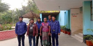 জামালপুরের মাদারগঞ্জে চুরাই গরু জবাই বিএনপি নেতার বাড়ীতে, পুলিশসহ আহত-৩, আটক-২