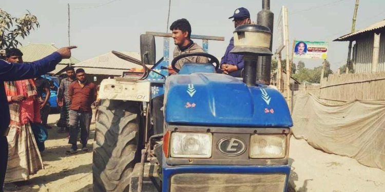 রৌমারীতে অবৈধভাবে বালু উত্তোলনে ১ জনের ছয় মাসের কারাদণ্ড।