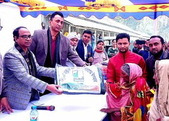 টাঙ্গাইলে ৫ শতাধিক শীতার্ত মানুষের মাঝে শীতবস্ত্র বিতরণ করেছে বুরো।