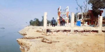 অসময়ের নদী ভাঙ্গনে দিশেহারা সুখের বাতী-ঘুঘুমারীর শতাধিক পরিবার।