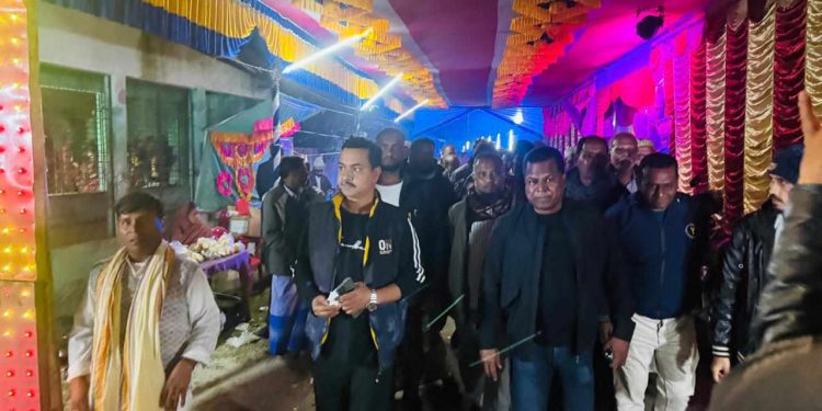 বাগেরহাটের চুলকাটি বনিক পাড়া নামযজ্ঞ অনুষ্ঠানে বিএনপি’র নেতা এম এ সালাম।