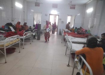 বাগেরহাটে তীব্র শীতে জনজীবন বিপর্যস্ত, বেড়েছে শীত জনিত রোগীর সংখ্যা।